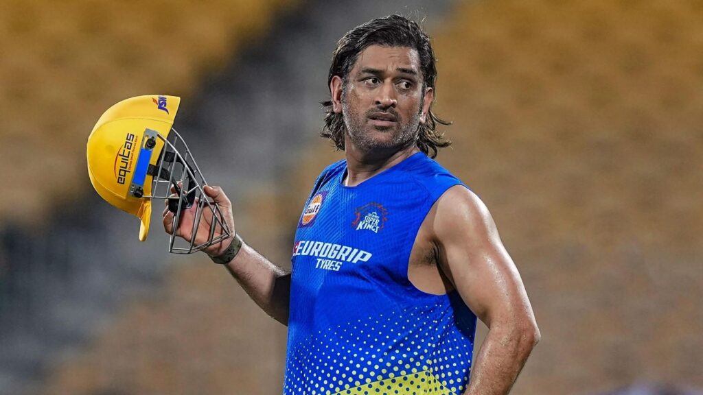 How much money will MS Dhoni lose if CSK retain him as an uncapped player for IPL 2025?